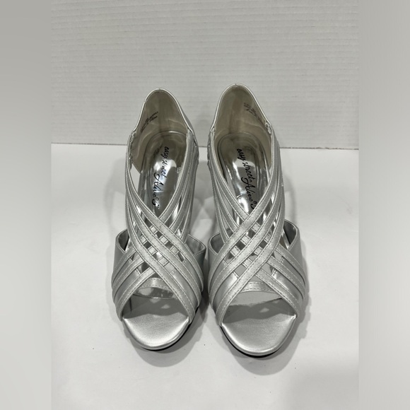 Easy Street Womens Oceana Peep‎ Toe Stiletto Heel Pumps. Size 6W. Color: Silver - Picture 3 of 6